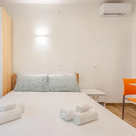 Bright Summer Pool-parking -30m Dal Mare Bacucco