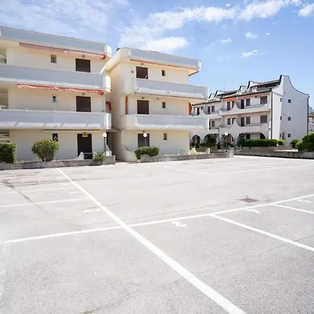 Bright Summer Pool-parking -30m Dal Mare Appartement
