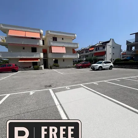 Apartmán Bright Summer Pool-parking -30m Dal Mare